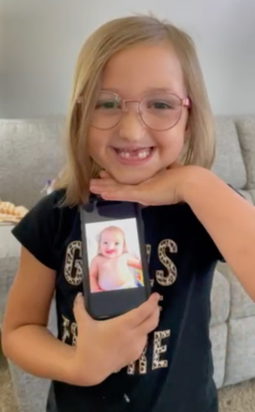 Audrey is a great miamoo.org little spokesperson! Don't you agree with her that she is cute? We do! We love you Audrey!